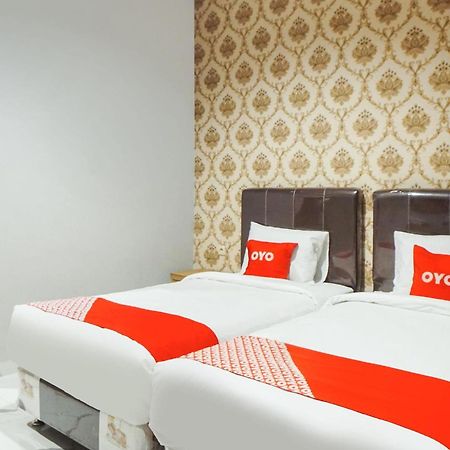 Super Oyo Capital O 92066 Papakoel Hotel & Cafe 메단 외부 사진