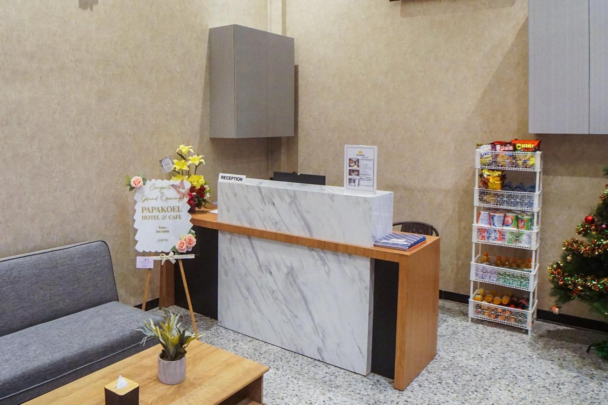 Super Oyo Capital O 92066 Papakoel Hotel & Cafe 메단 외부 사진
