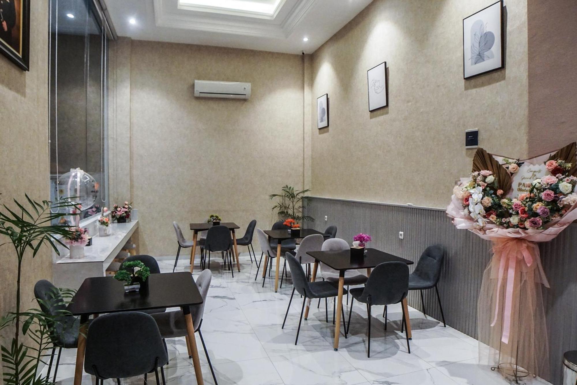 Super Oyo Capital O 92066 Papakoel Hotel & Cafe 메단 외부 사진