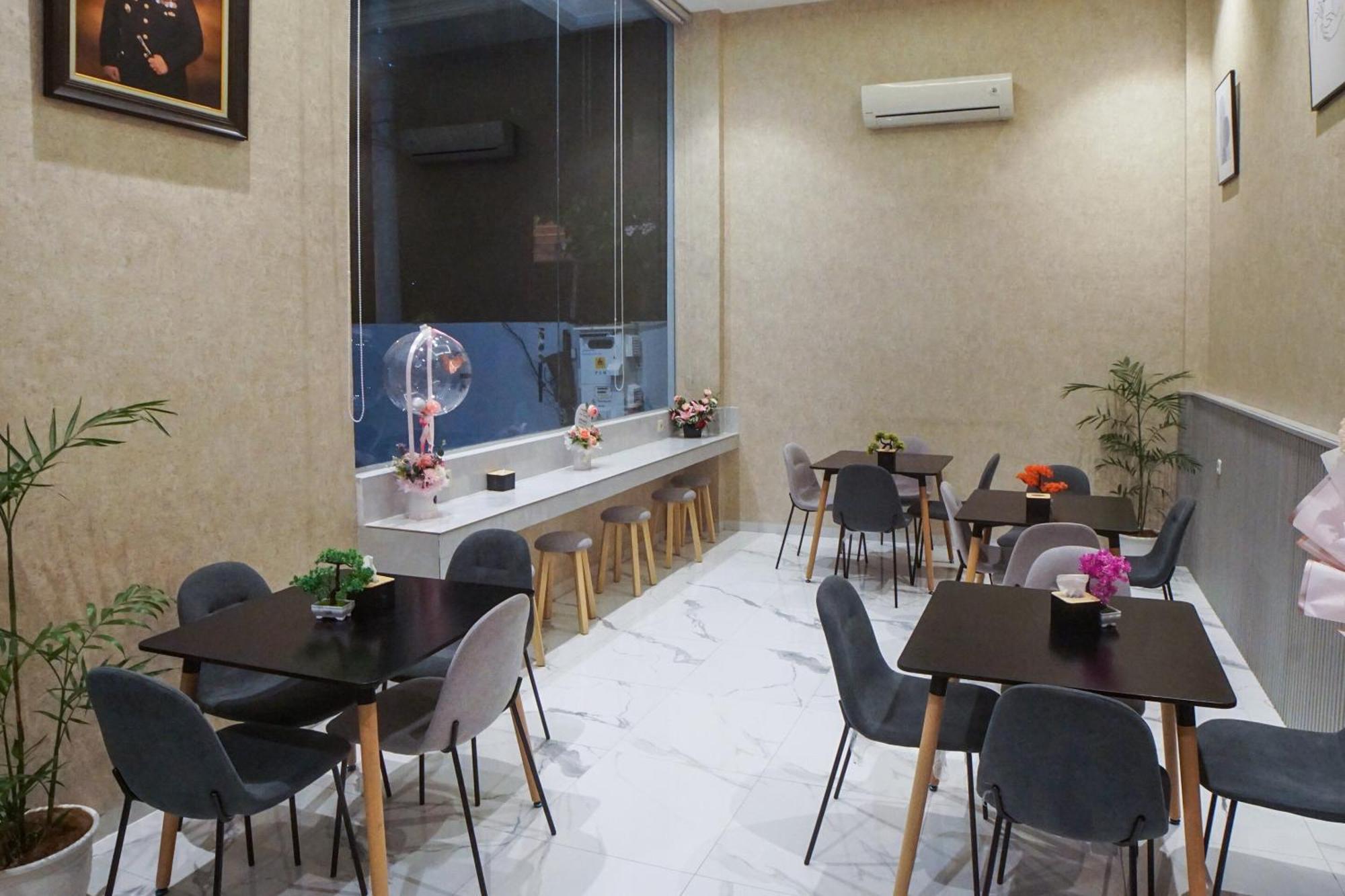 Super Oyo Capital O 92066 Papakoel Hotel & Cafe 메단 외부 사진