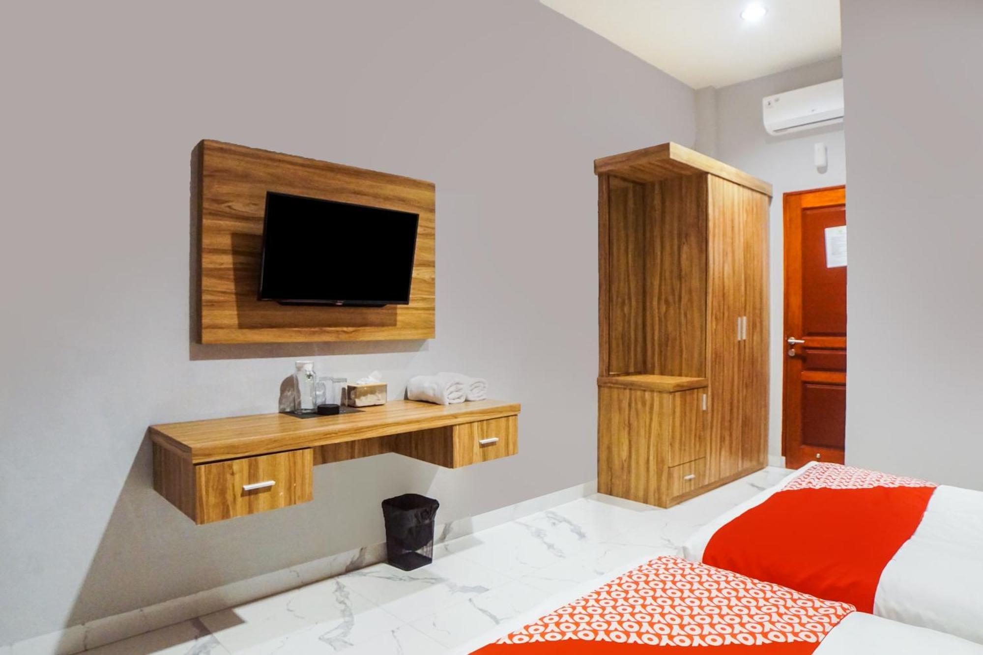 Super Oyo Capital O 92066 Papakoel Hotel & Cafe 메단 외부 사진