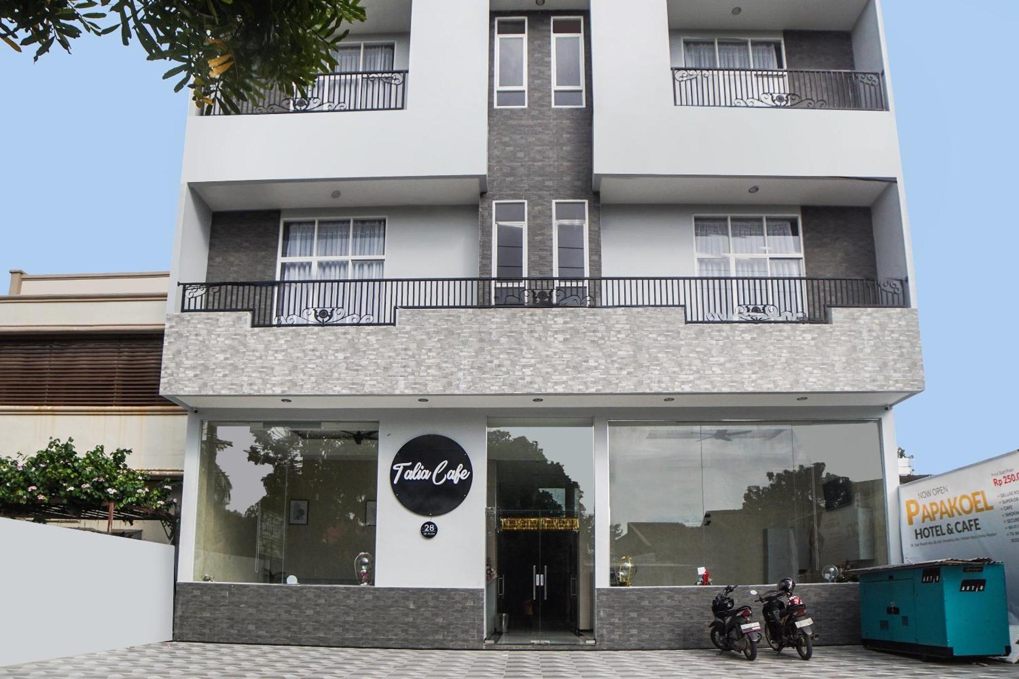 Super Oyo Capital O 92066 Papakoel Hotel & Cafe 메단 외부 사진